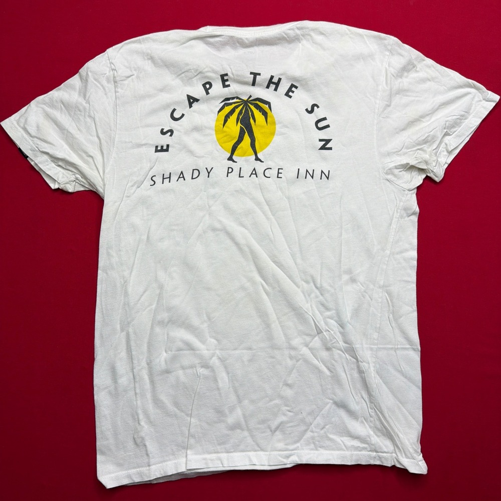 Vans surf style Mens Escape The Sun Shady Place Inn Graphic T-Shirt White Medium